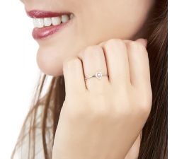 Doha Ring - 18k Gold - Engagement - Side stones - Brides - Diamonds | Eternity Jewelry